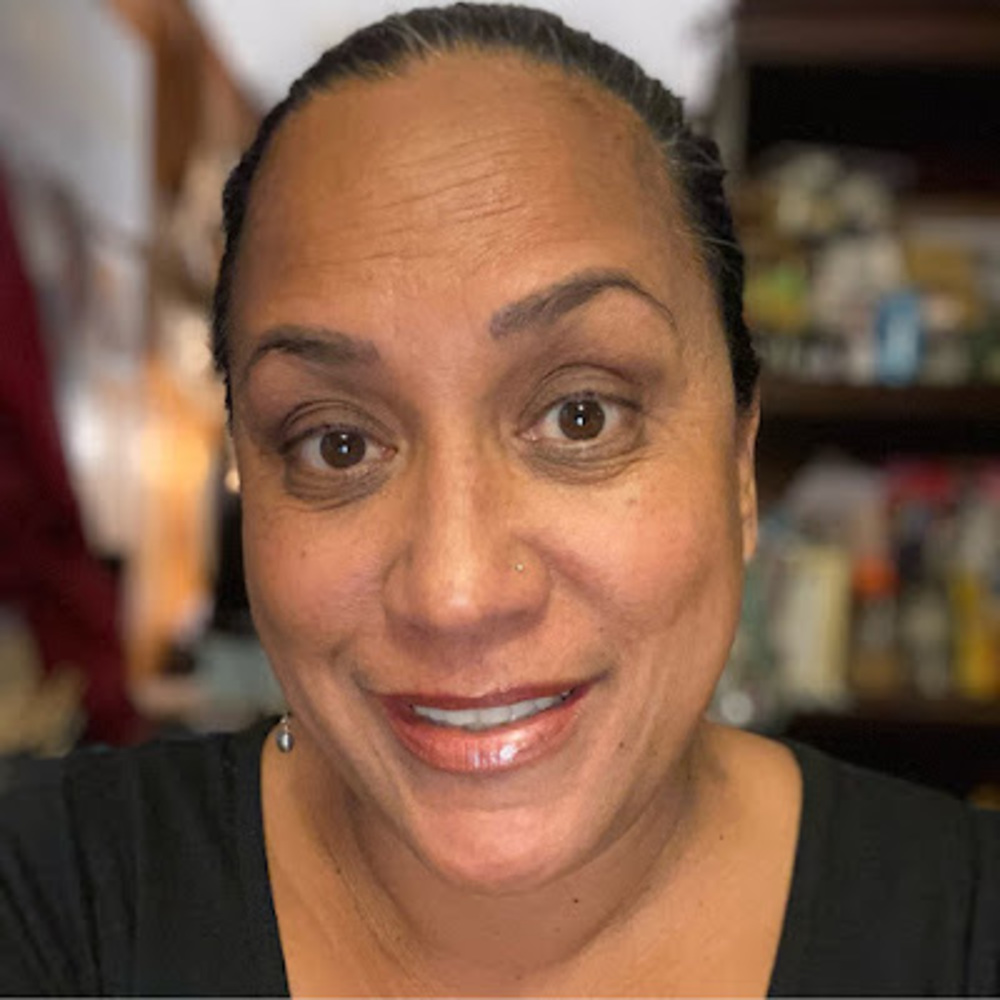 Meet your Posher, Lorilani